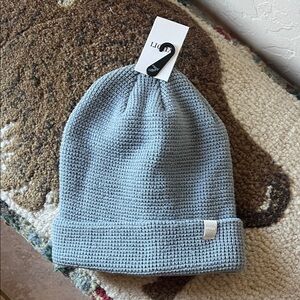 Vuori  Knit Beanie - Soft Gray